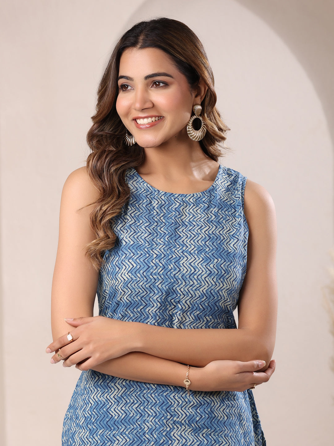 Naari By Shree Blue Pure Cotton Chevron Printed Straight Kurta Pant Set