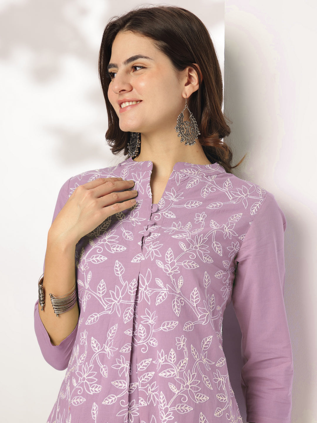 Naari By Shree Women's Lavender Pure Cotton Chikankari Embroidered Straight Tunic