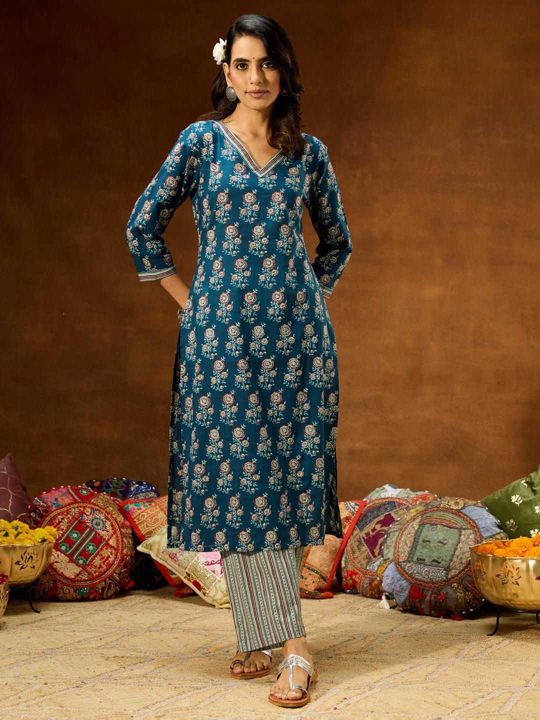 Naari By Shree Women's Blue Pure Cotton Floral Printed Straight Kurta Pant Set