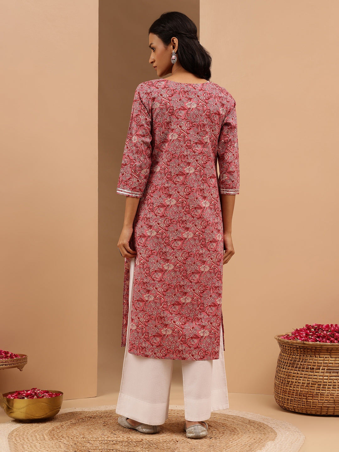 Naari By Shree Women's Pink Pure Cotton Yoke Embroidered Straight Kurta