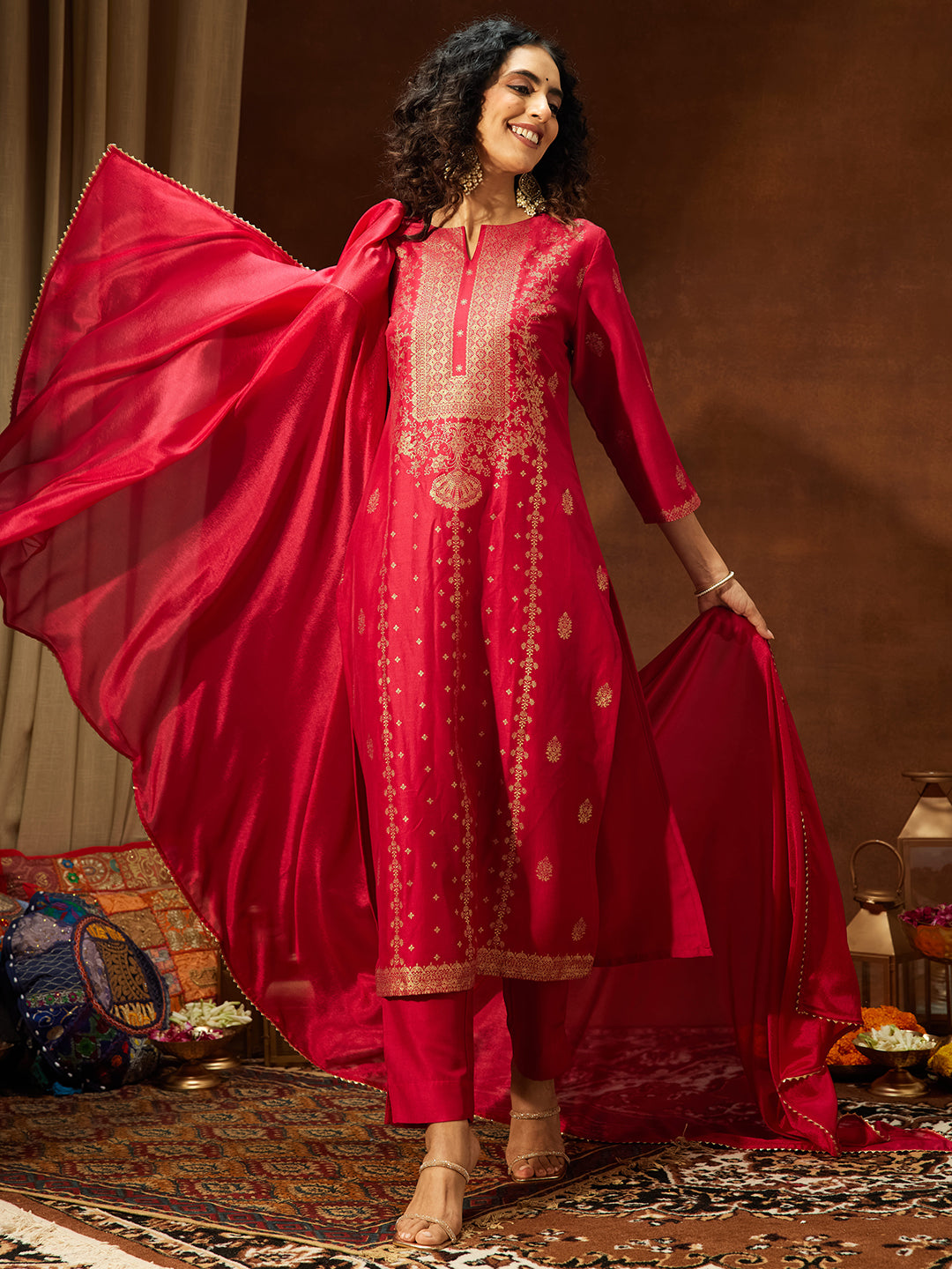 Naari By Shree Women's Pink Silk Blend Gold Foil Printed Straight Kurta Set