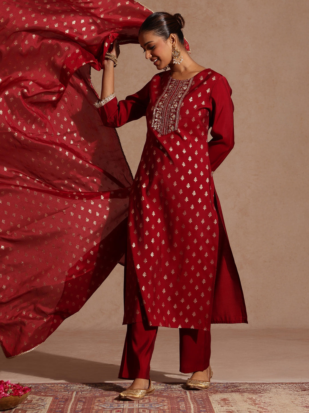 Naari By Shree Women's Maroon Chanderi Silk Zari Yoke Embroiderde Gold Printed Kurta Set