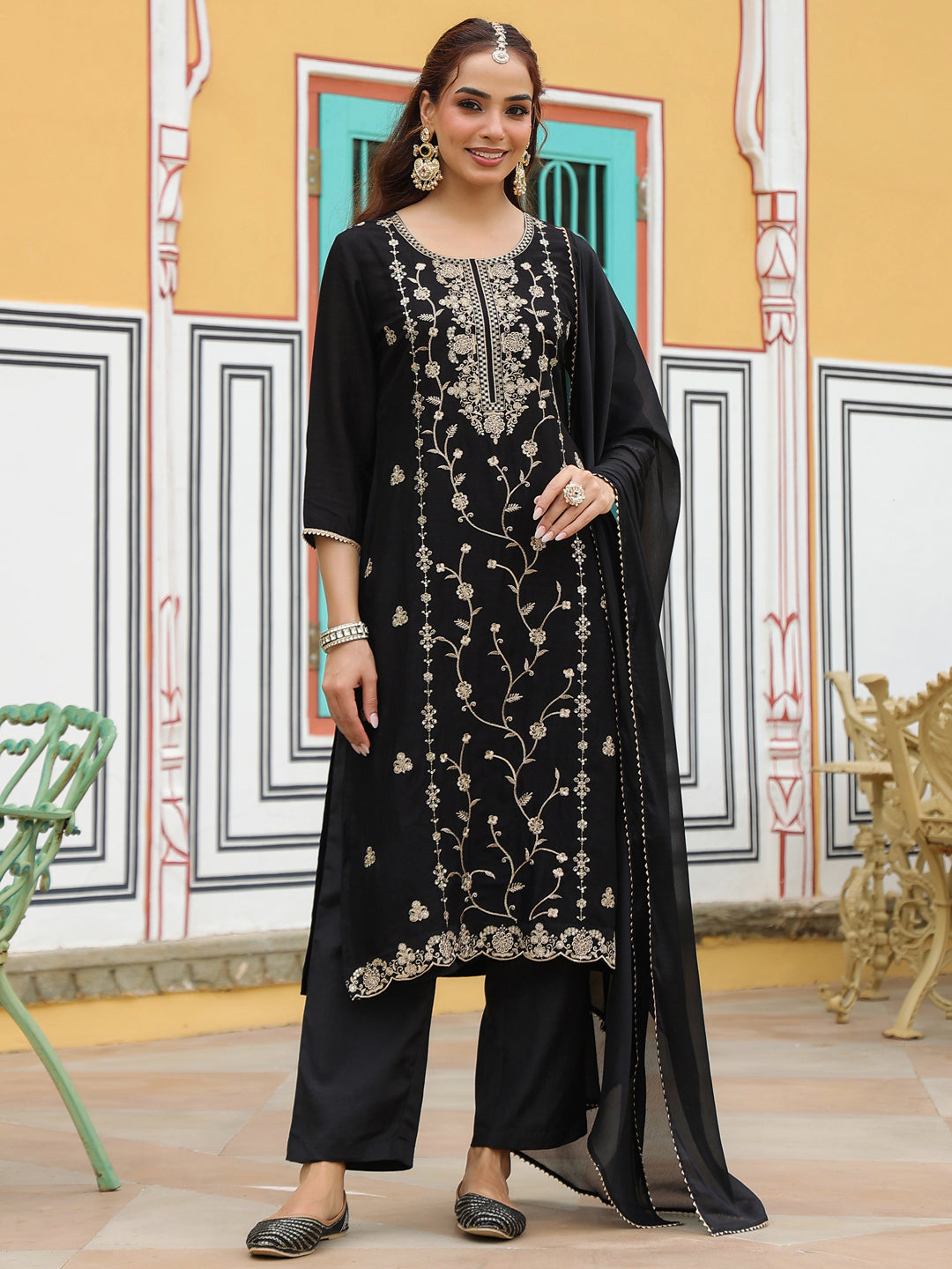 Naari By Shree Women's Black Silk Blend Zari Embroidered Straight Kurta Set