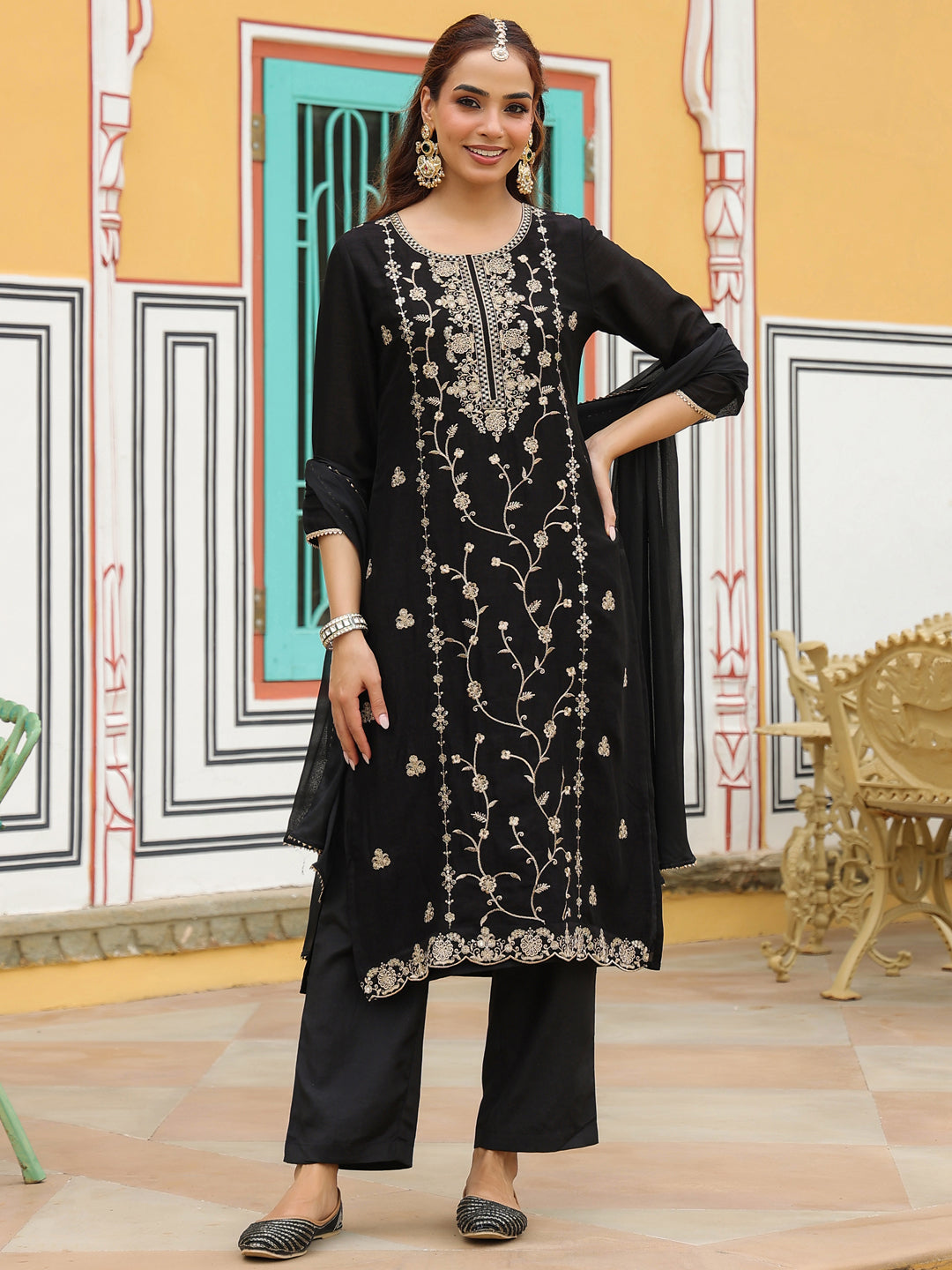 Naari By Shree Women's Black Silk Blend Zari Embroidered Straight Kurta Set