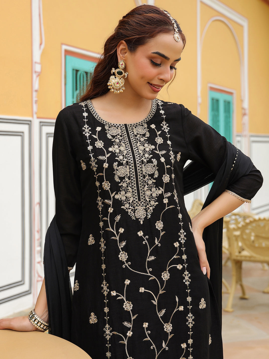 Naari By Shree Women's Black Silk Blend Zari Embroidered Straight Kurta Set