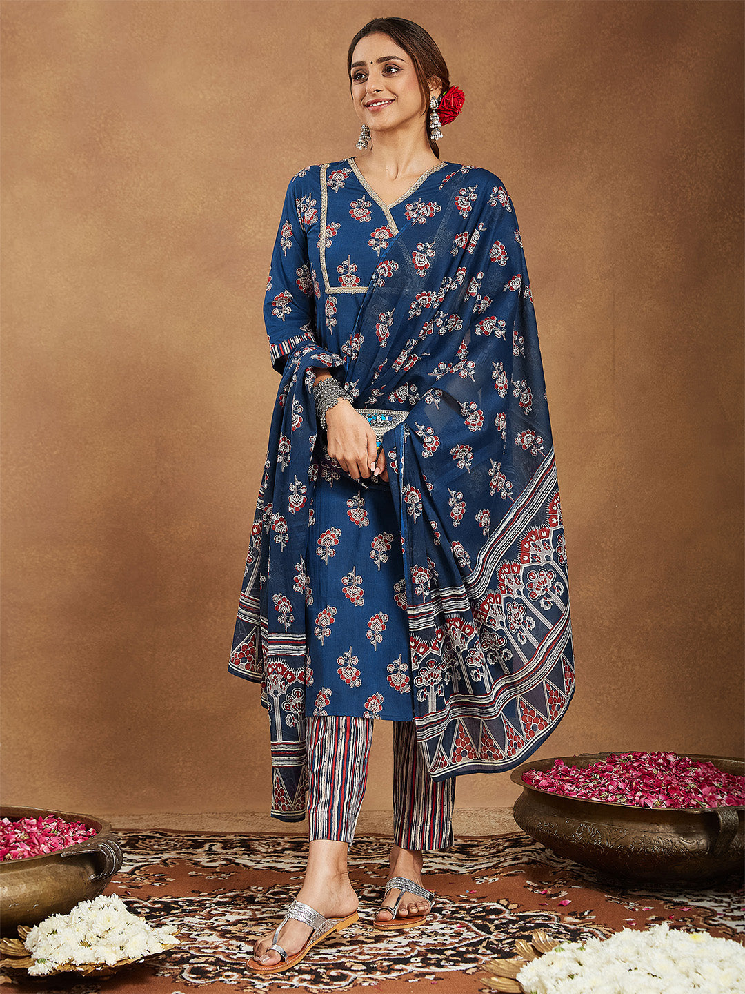 Naari By Shree Women's Blue Pure Cotton Floral Printed Straight Kurta Set