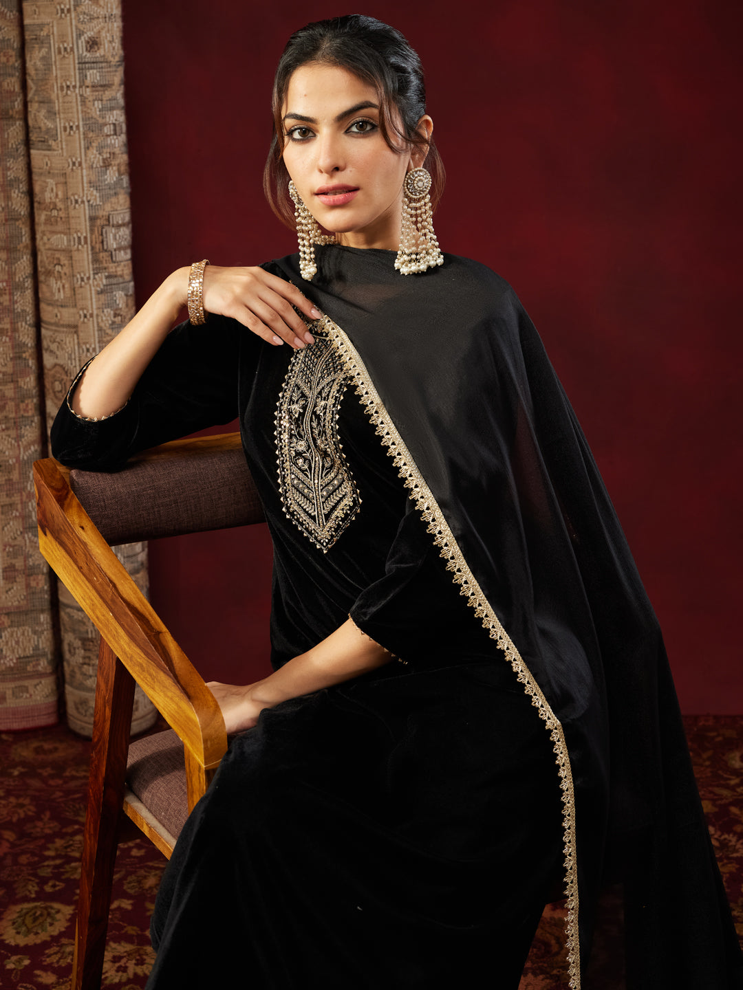 Naari By Shree Women's Black Velvet Zari Yoke Embroidered Straight Kurta Set