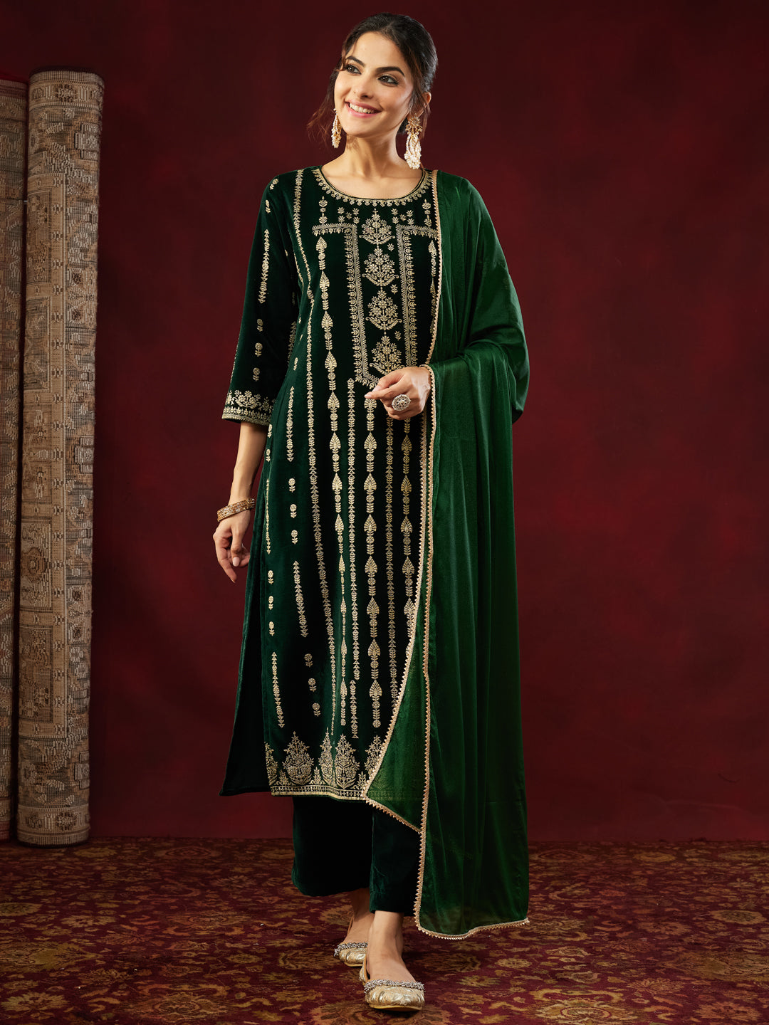 Naari By Shree Women's Bottol Green Velvet Embellished Gold Printed Straight Kurta Set