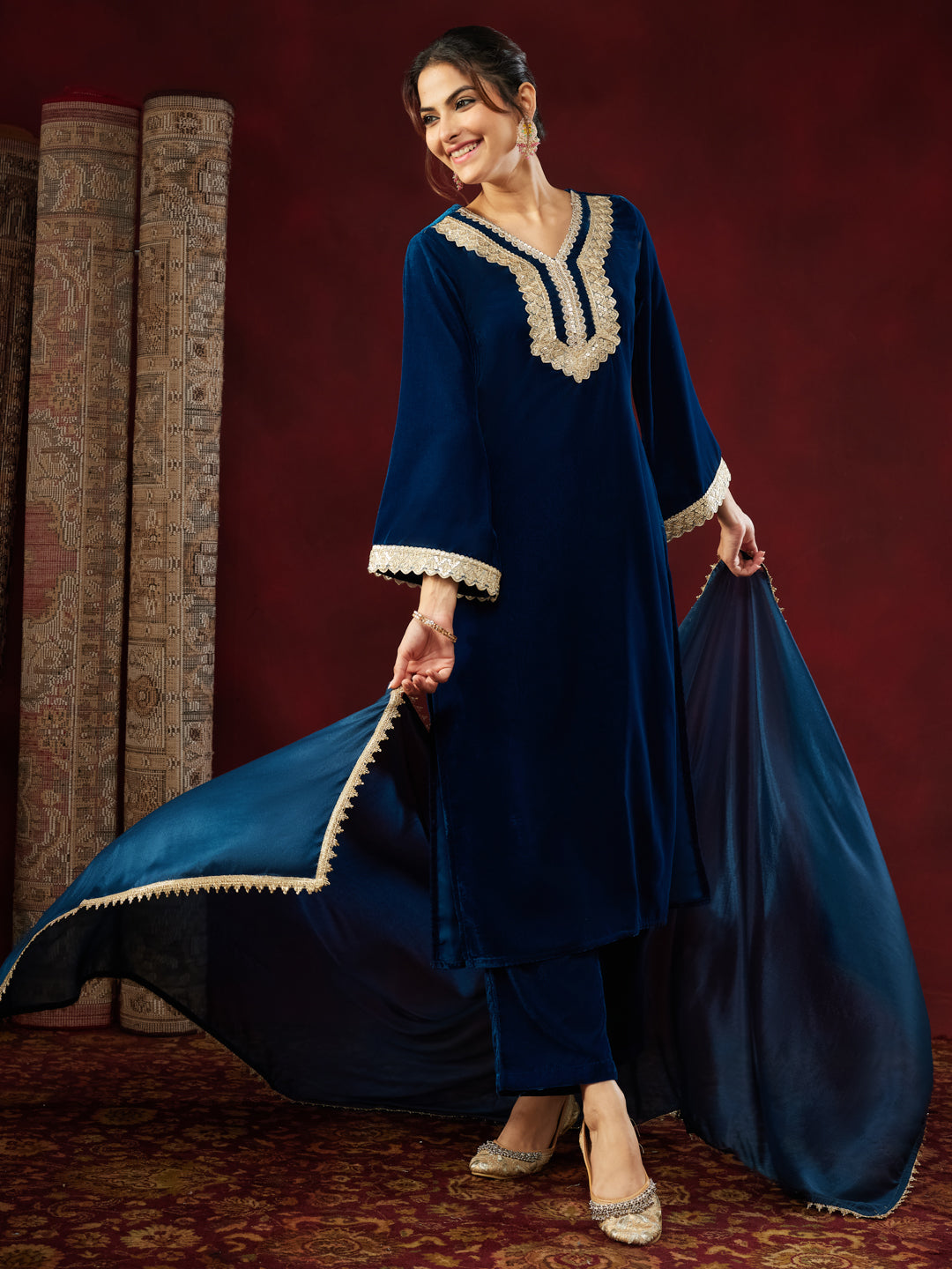 Naari By Shree Women's Teal Blue Velvet Embellished Straigh Kurta Set