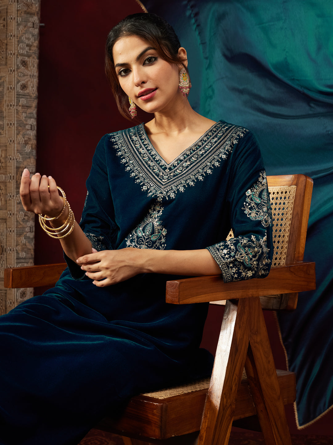Naari By Shree Women's Teal Blue Velvet Zari Embroidered Straight Kurta Set