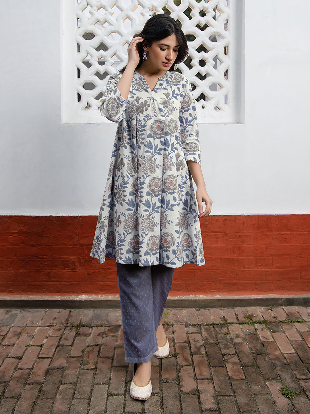 Naari By Shree White Pure Cotton Floral Printed Tunic