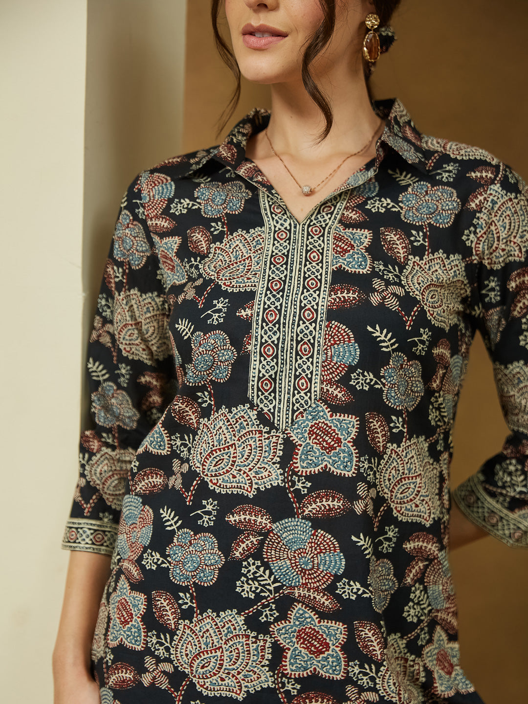 Naari By Shree Women's Black Pure Cotton Floral Printed Straight Co-ord Set