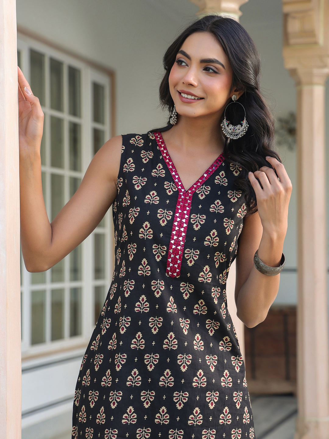 Naari By Shree Black Pure Cotton Floral Printed Straight Kurta Set