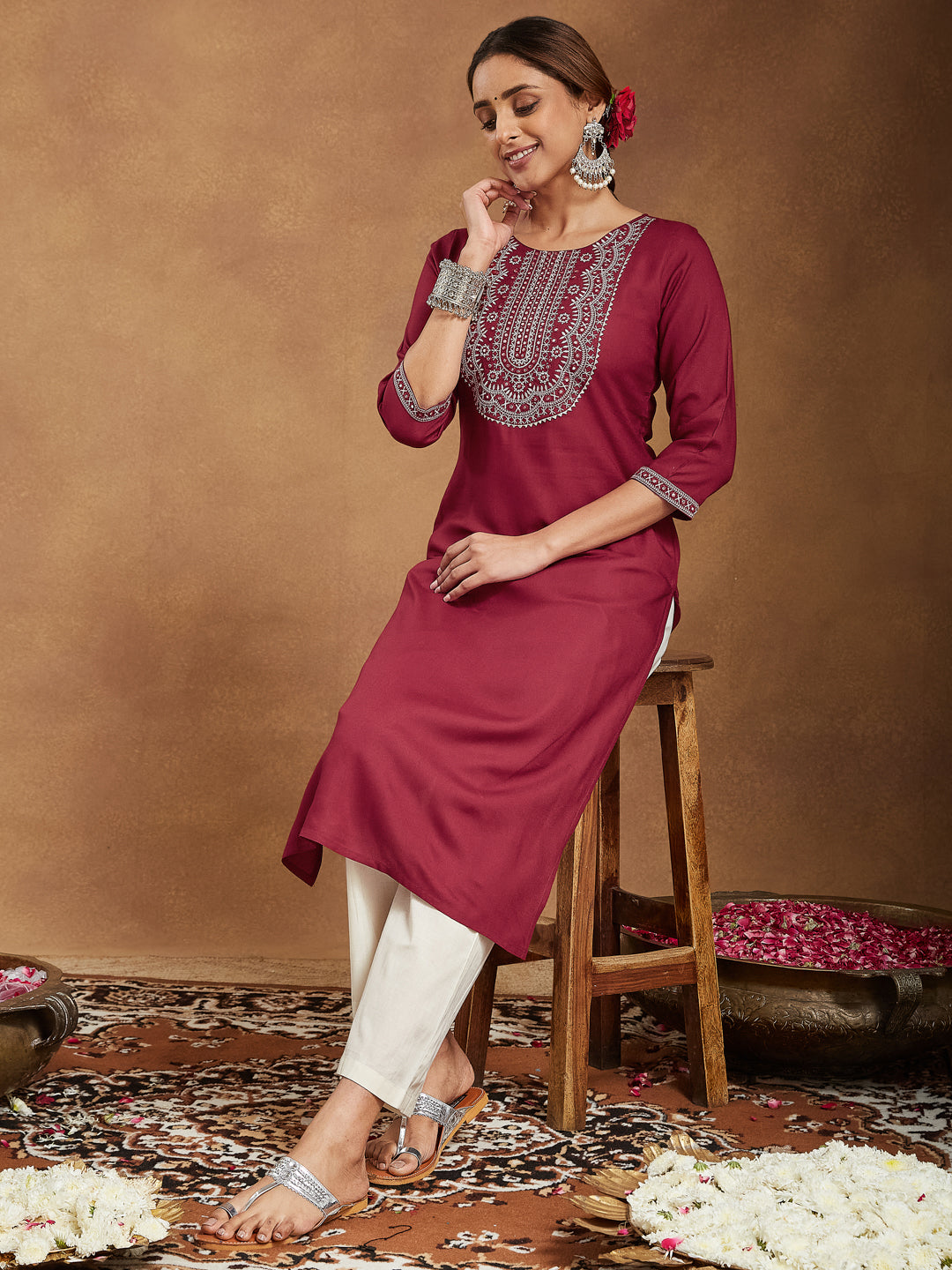 Naari By Shree Women's Maroon Rayon Embroidered Straight Kurta
