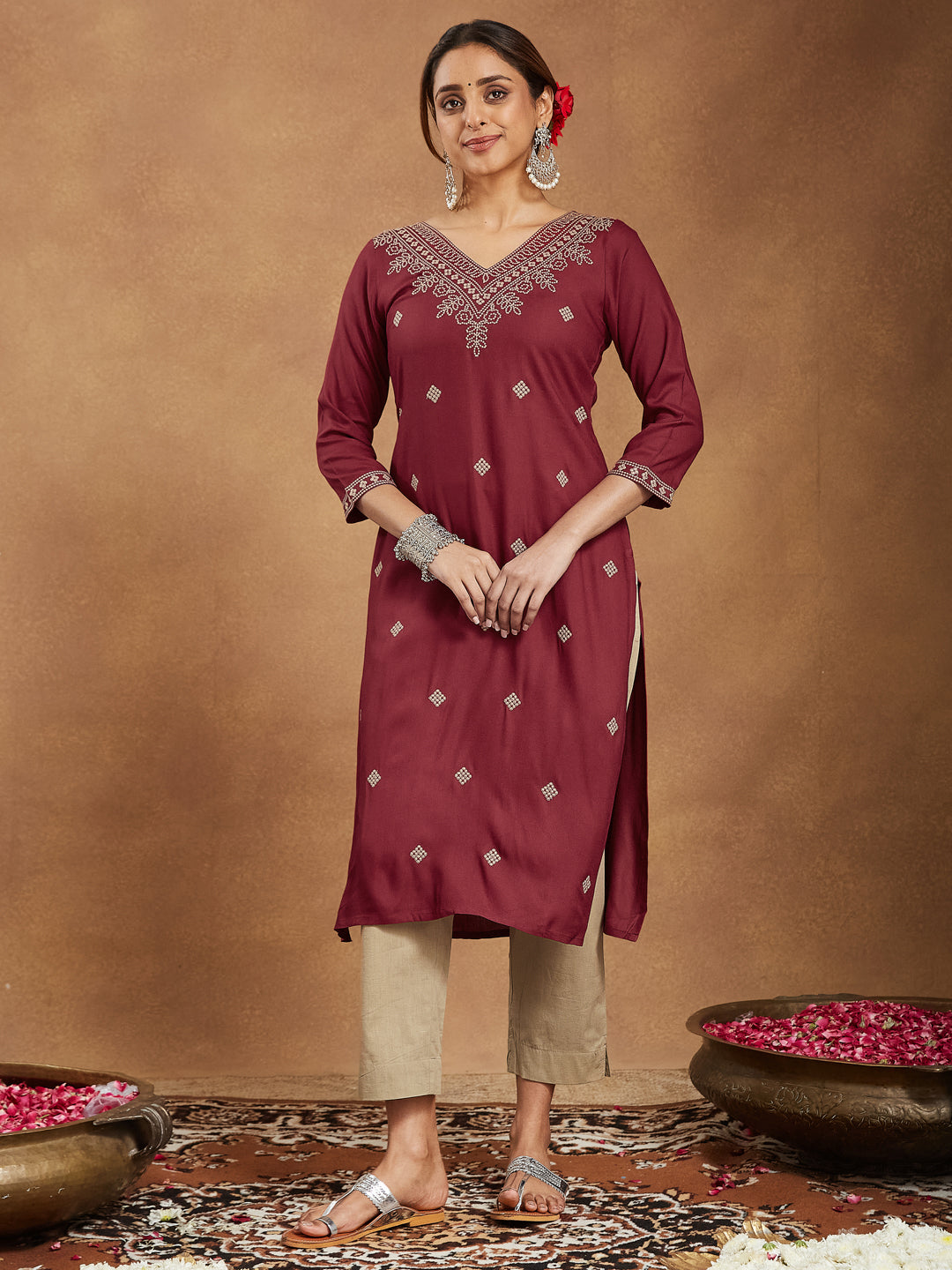Naari By Shree Women's Maroon Rayon Embroidered Straight Kurta