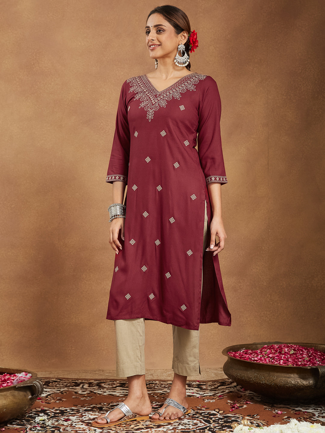 Naari By Shree Women's Maroon Rayon Embroidered Straight Kurta