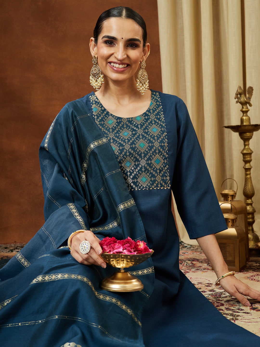 Naari By Shree Women's Teal Blue Cotton Blend Yoke Design Straight Kurta Set