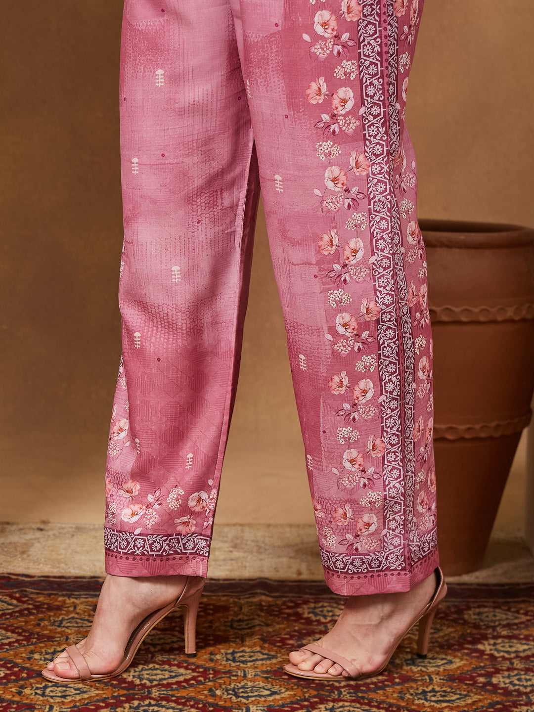 Naari By Shree Women's Pink Cotton Blend Floral Printed Straight Kurta Set