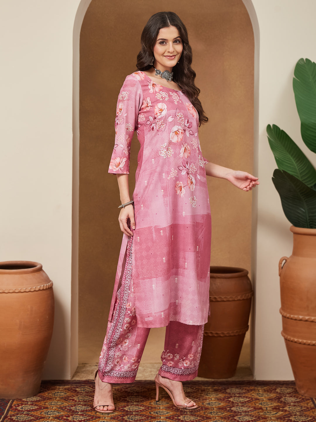Naari By Shree Women's Pink Cotton Blend Floral Printed Straight Kurta Set