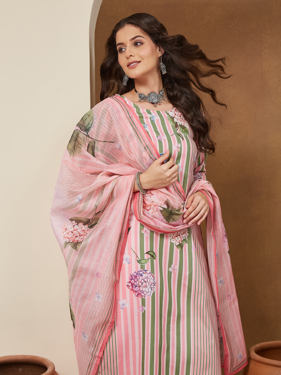 Naari By Shree Women's Light Pink Cotton Blend Floral Printed Straight Kurta Set