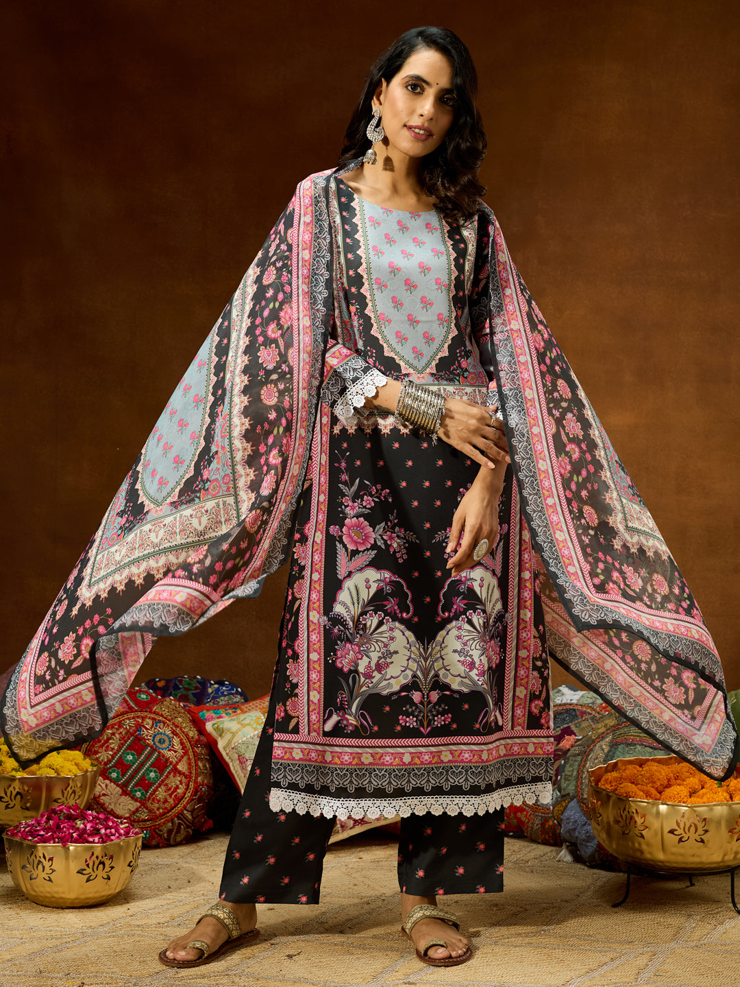 Naari By Shree Women's Black Cotton Blend Floral Printed Straight Kurta Set