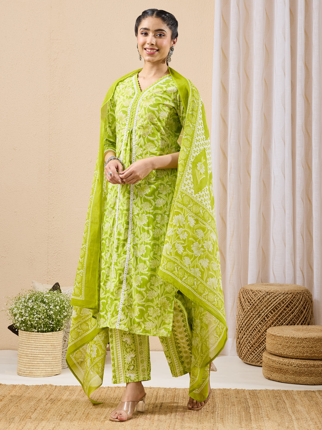 Naari By Shree Women's Lime Green Pure Cotton Floral Printed Straight Kurta Set