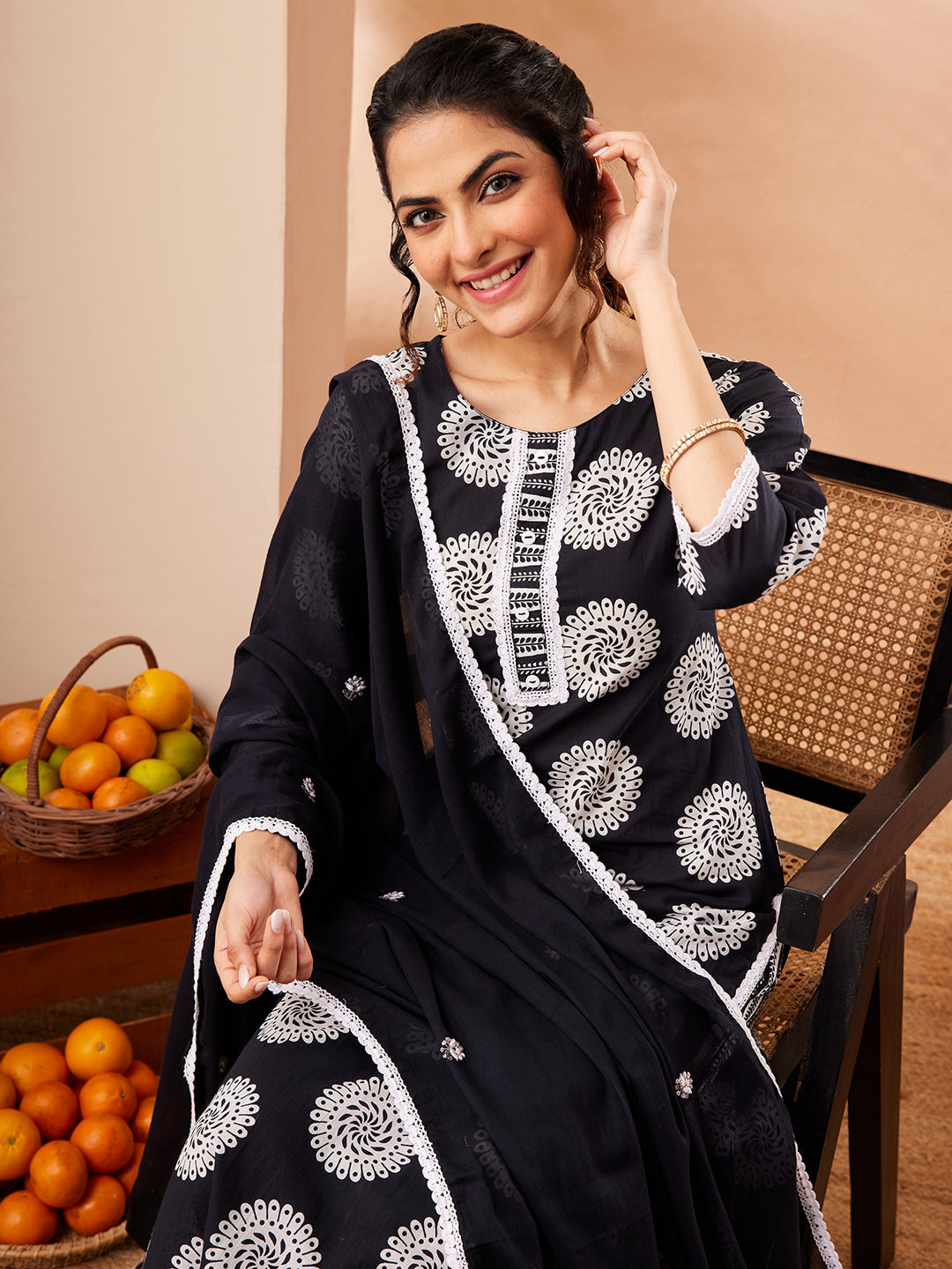 Naari By Shree Women's Black Pure Cotton Floral Printed Straight Kurta Set