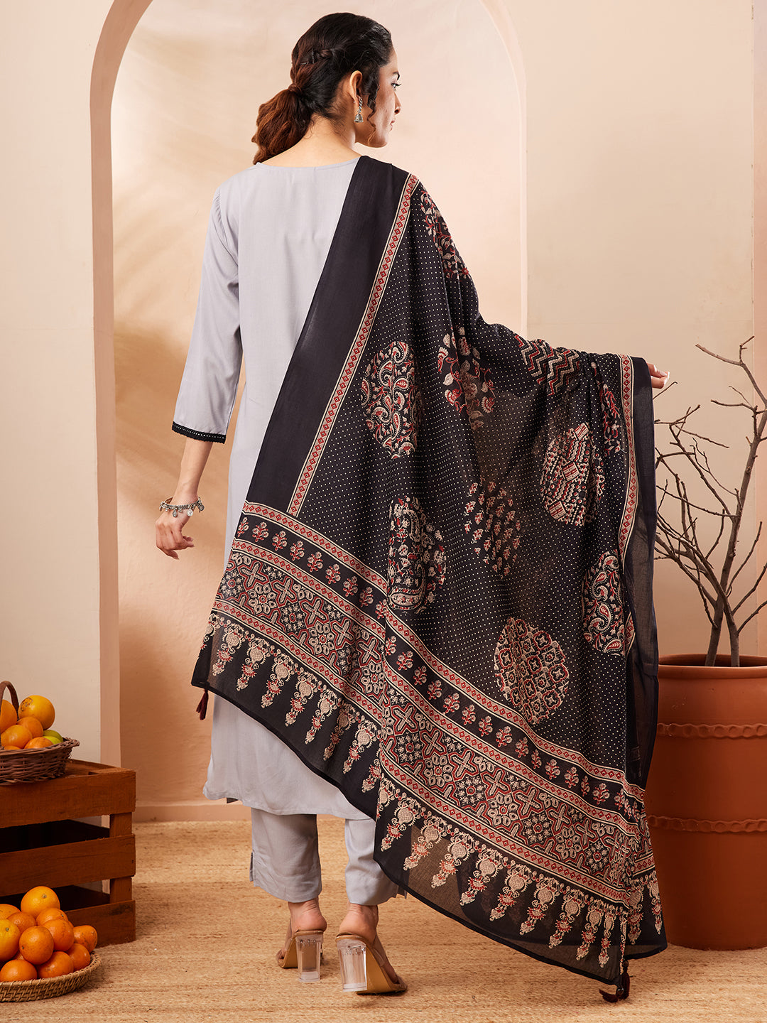 Naari By Shree Women's Grey Rayon Solid Straight Kurta Set