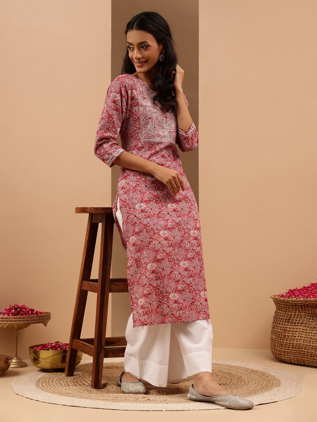 Naari By Shree Women's Pink Pure Cotton Yoke Embroidered Straight Kurta