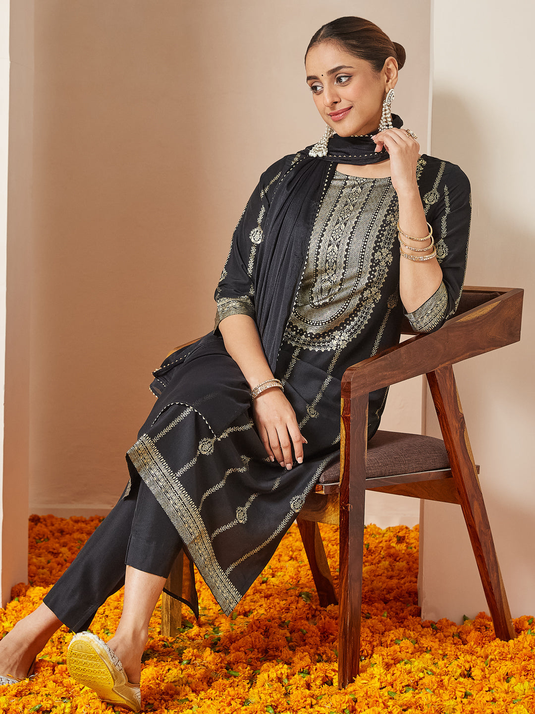 Naari By Shree Women's Black Silk Blend Gold Printed Straight Kurta Set
