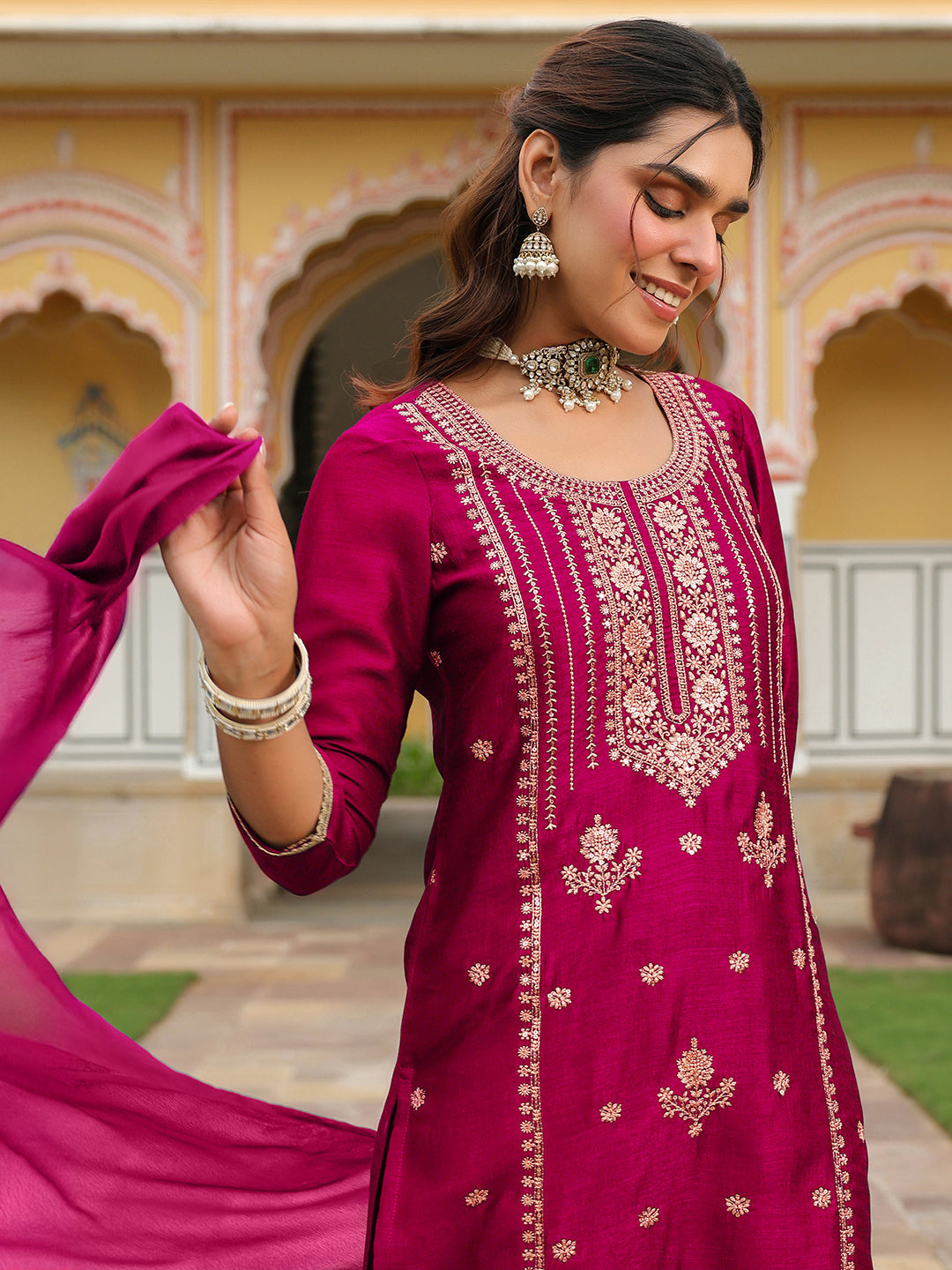 Naari By Shree Women's Pink Silk Blend Zari Embroidered Straight Kurta Set