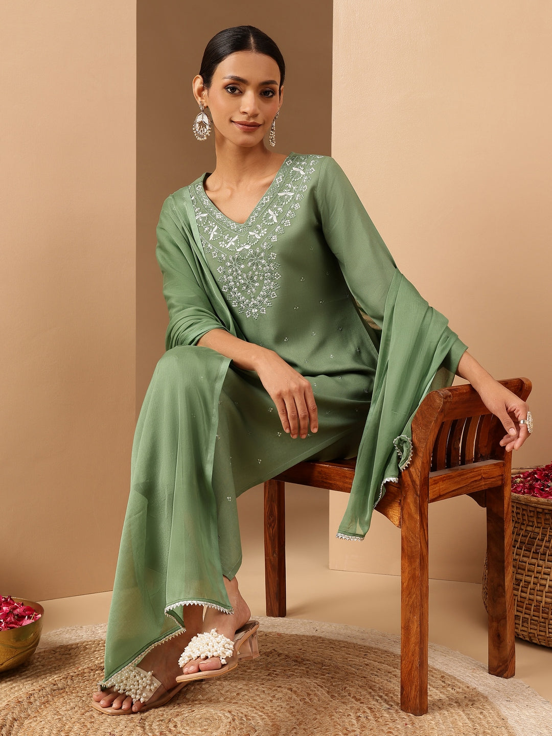 Naari By Shree Women's Green Rayon Embroidery Straight Kurta Set
