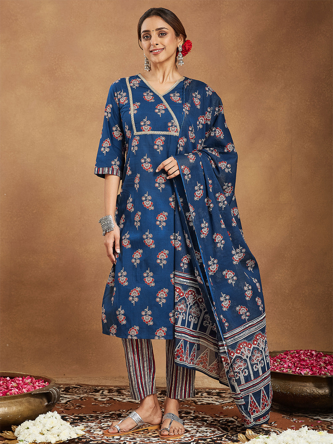 Naari By Shree Women's Blue Pure Cotton Floral Printed Straight Kurta Set