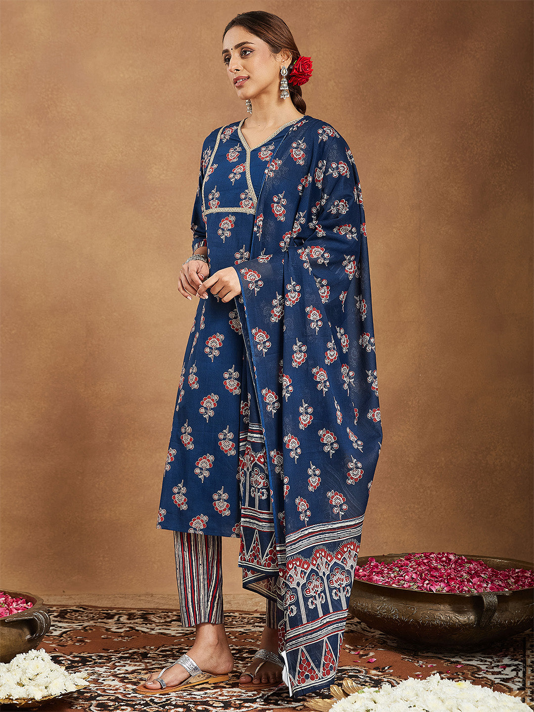 Naari By Shree Women's Blue Pure Cotton Floral Printed Straight Kurta Set