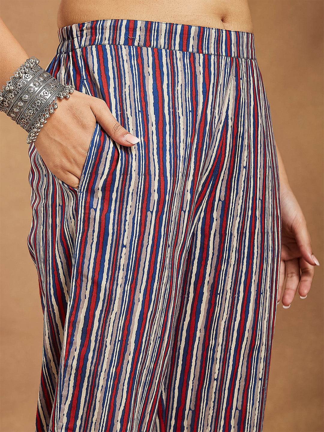 Naari By Shree Women's Blue Pure Cotton Floral Printed Straight Kurta Set