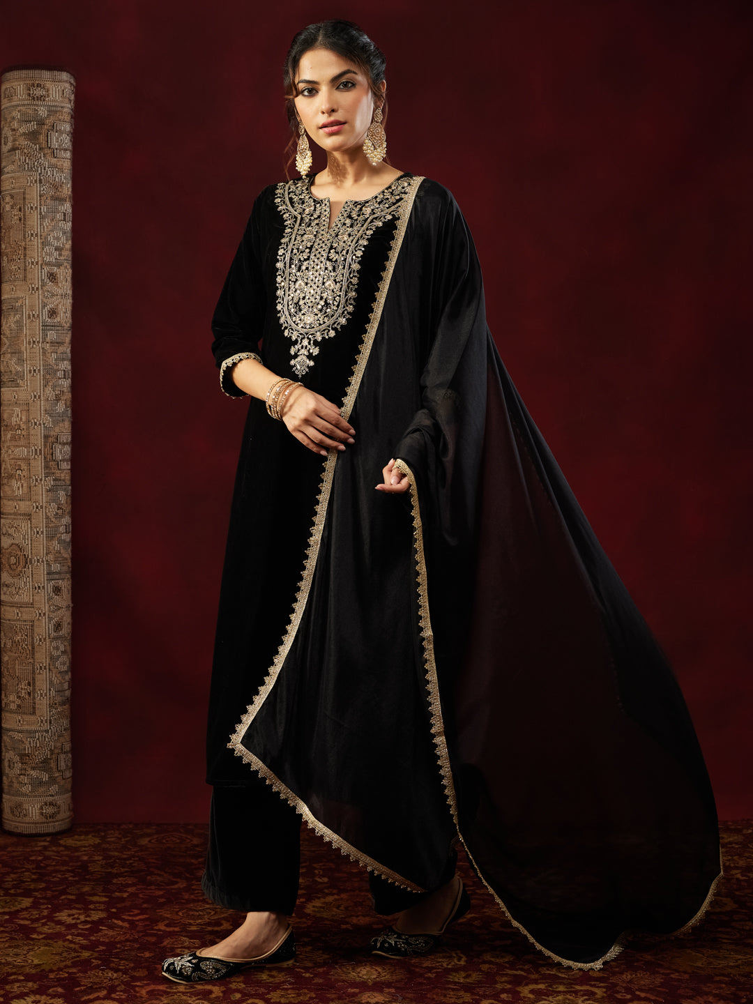Naari By Shree Women's Black Velvet Zari Yoke Embroidered Straight Kurta Set