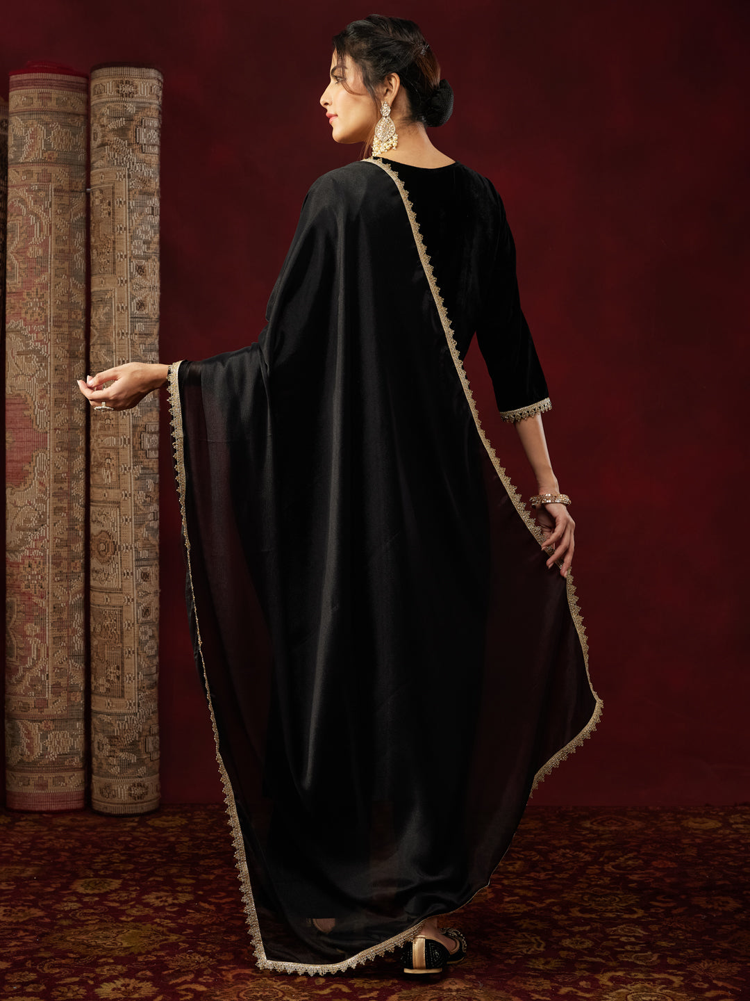 Naari By Shree Women's Black Velvet Zari Yoke Embroidered Straight Kurta Set