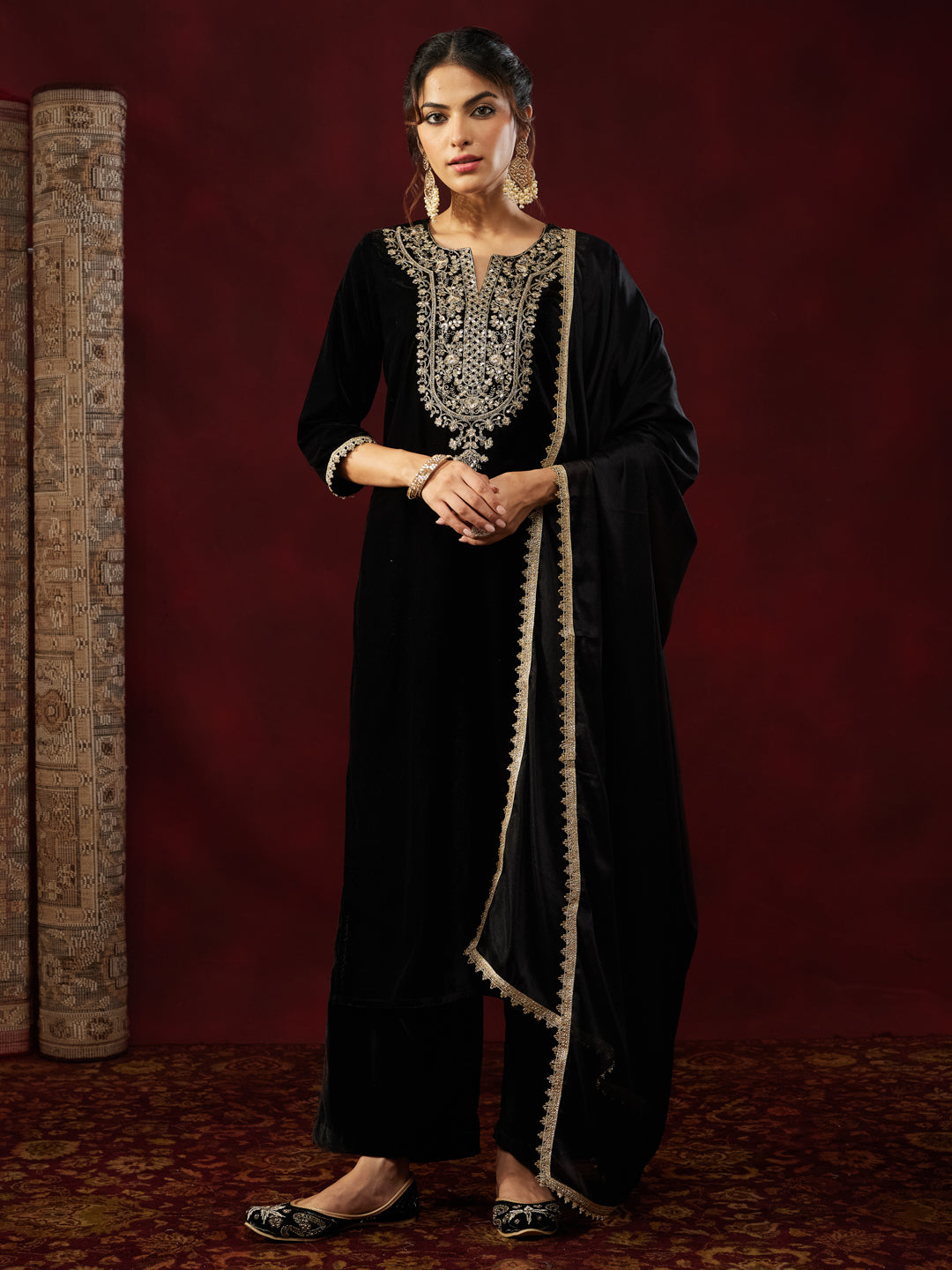 Naari By Shree Women's Black Velvet Zari Yoke Embroidered Straight Kurta Set