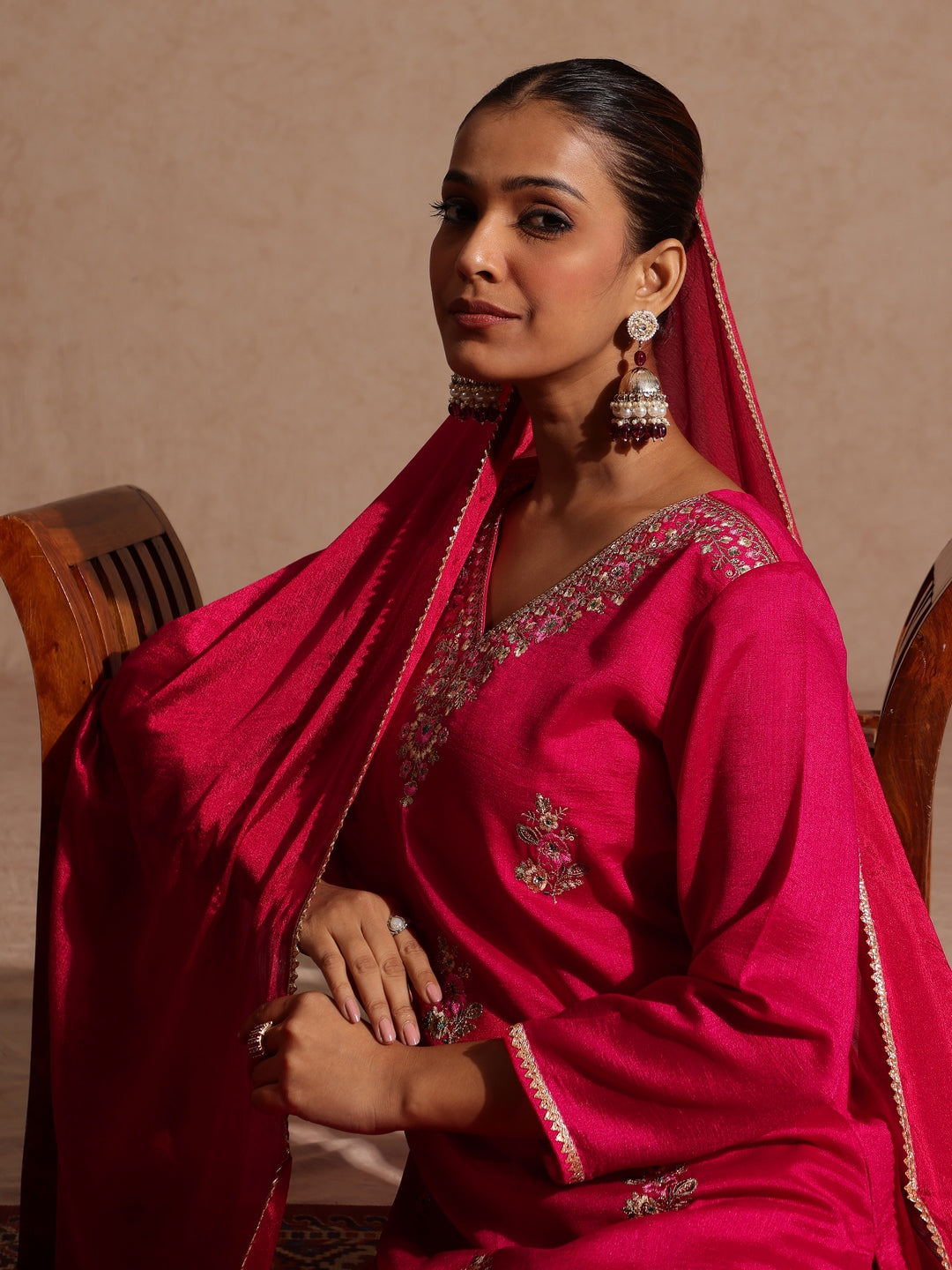 Naari By Shree Women's Pink Silk Blend Zari Embroidered Straight Kurta Set