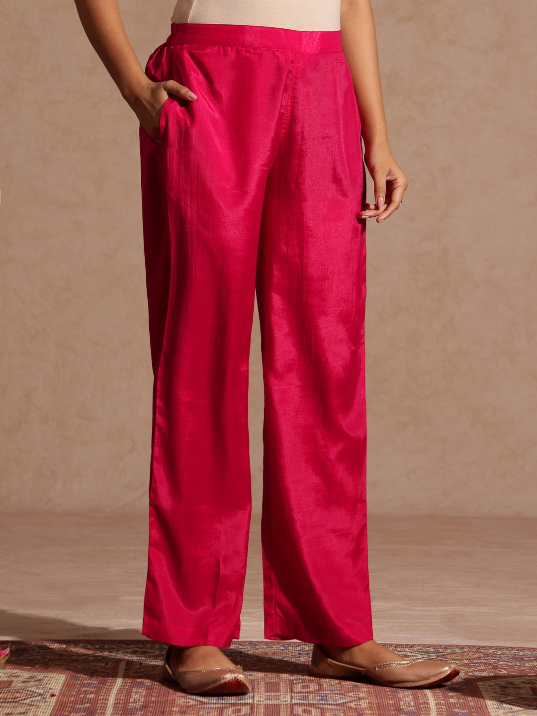 Naari By Shree Women's Pink Silk Blend Zari Embroidered Straight Kurta Set