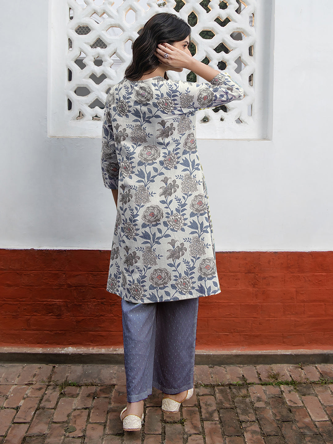 Naari By Shree White Pure Cotton Floral Printed Tunic