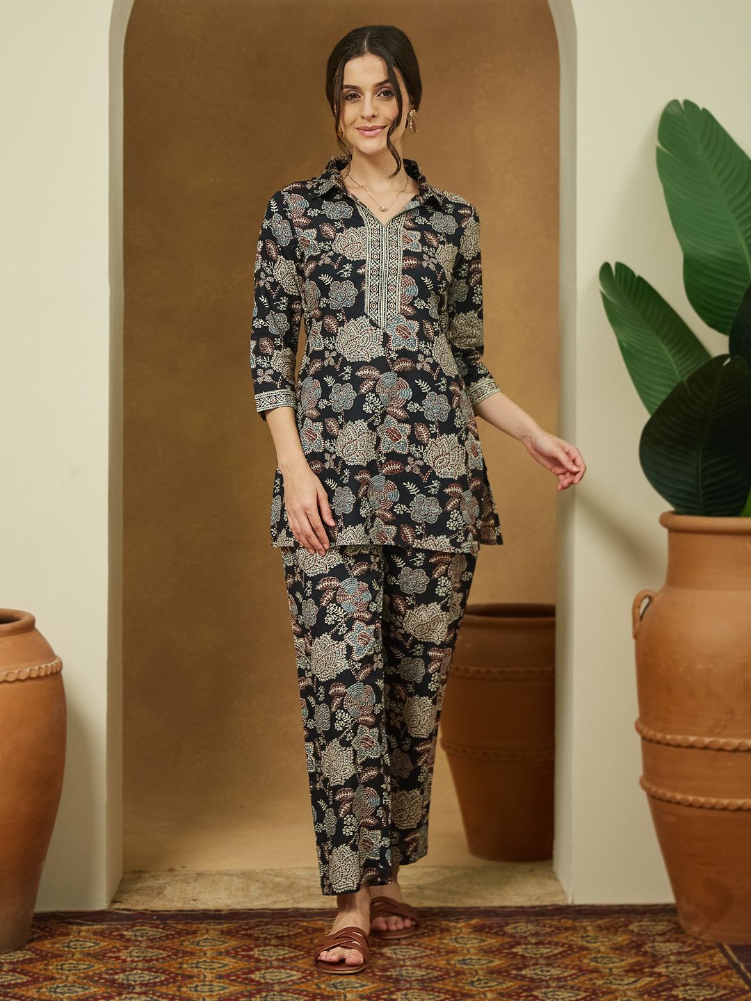 Naari By Shree Women's Black Pure Cotton Floral Printed Straight Co-ord Set