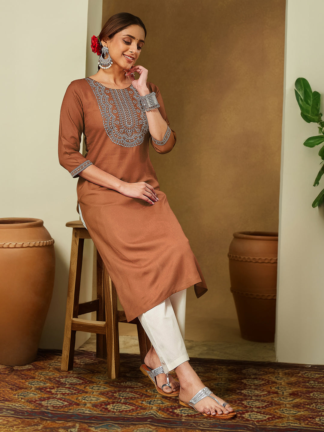 Naari By Shree Women's Brown Rayon Embroidered Straight Kurta