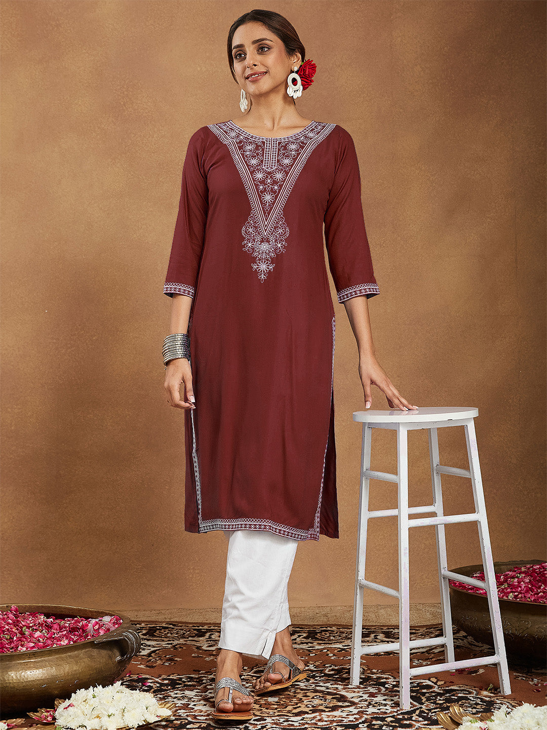Naari By Shree Women's Maroon Rayon Embroidered Straight Kurta