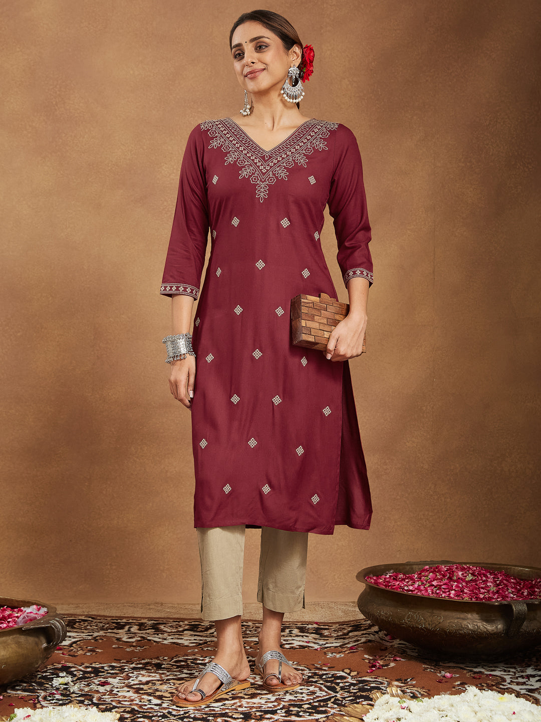 Naari By Shree Women's Maroon Rayon Embroidered Straight Kurta