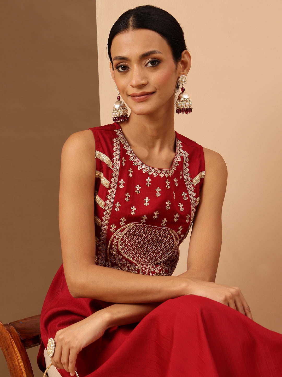 Naari By Shree Women's Red Silk Blend Zari Embroidered Straight Kurta