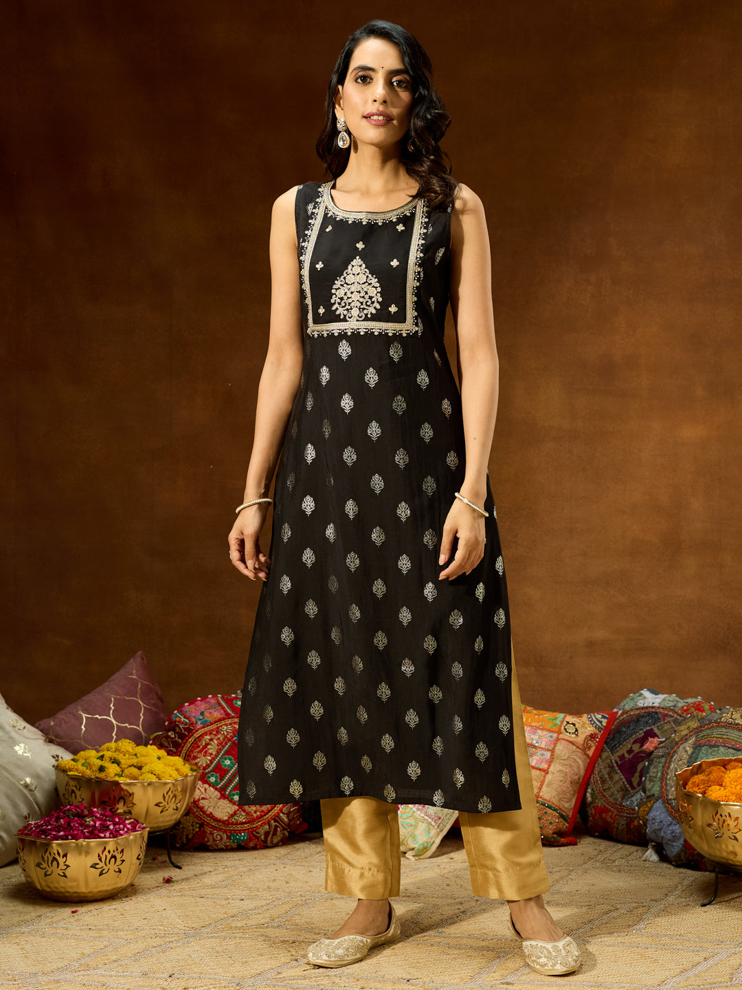 Naari By Shree Women's Black Chanderi Yoke Embroidered Straight Kurta