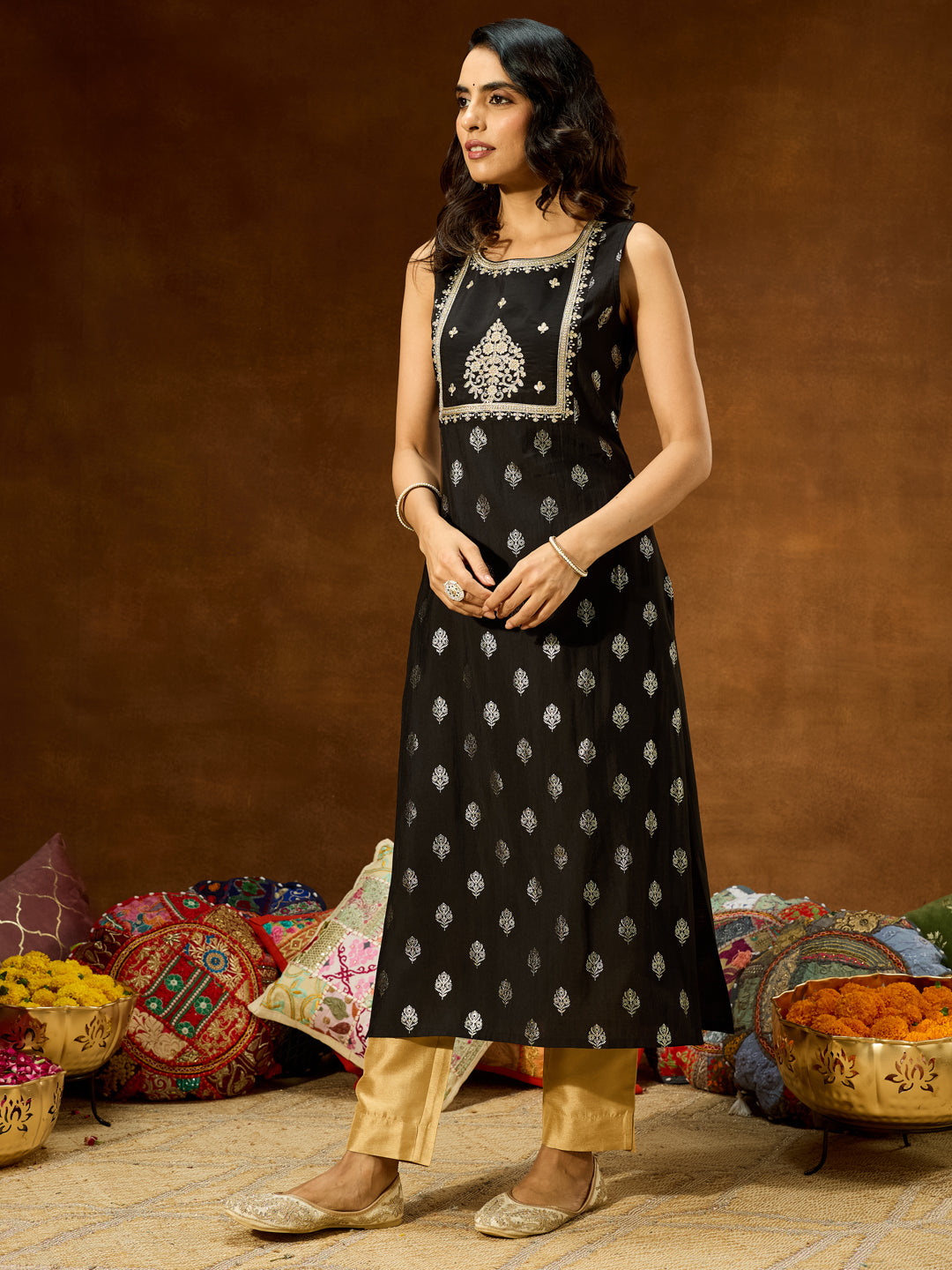 Naari By Shree Women's Black Chanderi Yoke Embroidered Straight Kurta