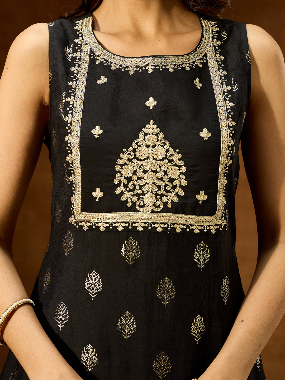 Naari By Shree Women's Black Chanderi Yoke Embroidered Straight Kurta