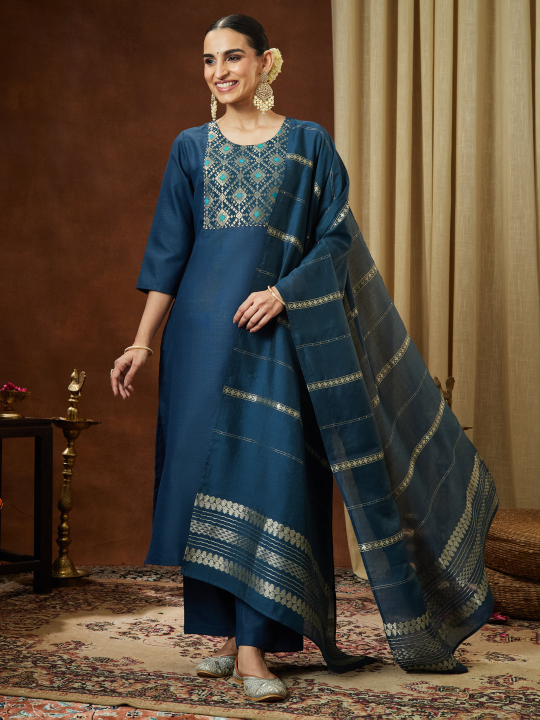 Naari By Shree Women's Teal Blue Cotton Blend Yoke Design Straight Kurta Set
